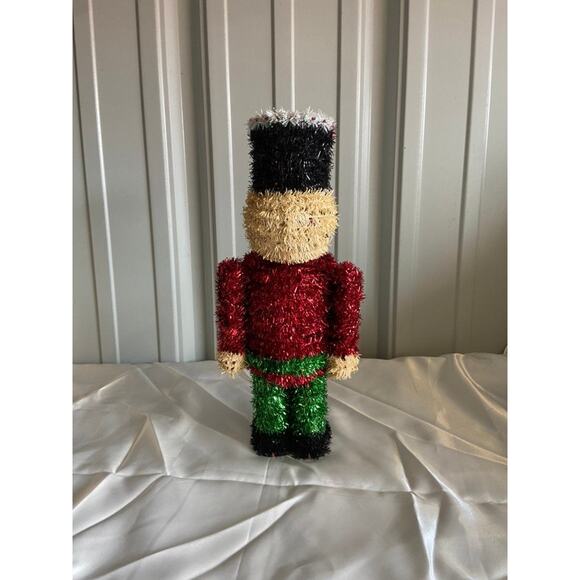Fuzzy nutcracker figure - Picture 3 of 4